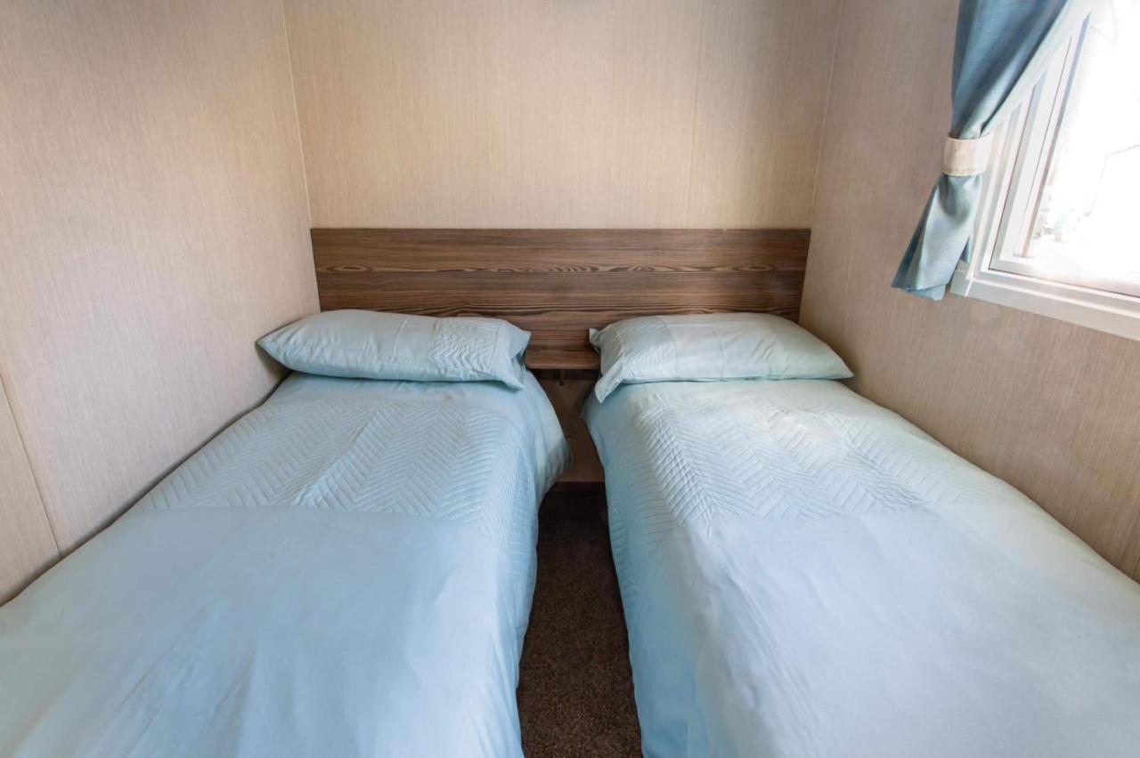 Caravan In Haven Marton Mere Holiday Park Blackpool Ngoại thất bức ảnh